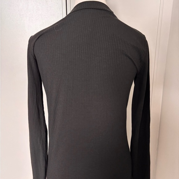 Black Ribbed Top with Zipper Detail - Picture 3 of 12